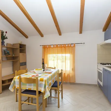 Kuca Za Odmor 111a بيت للعطل Loborika